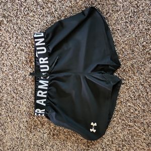 Under Armour girls size youth medium
